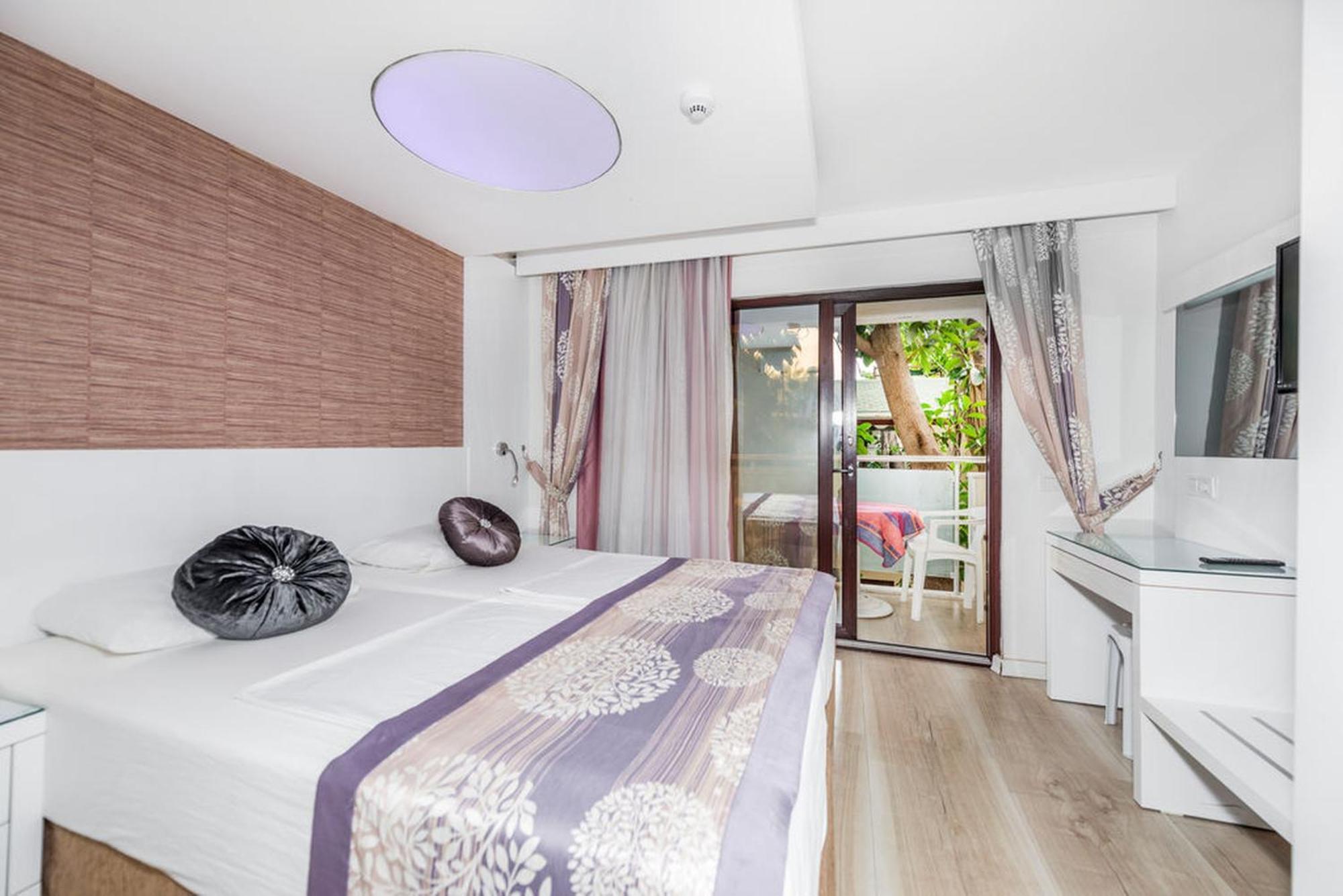 Tropic Beach Club Side Hotel Extérieur photo